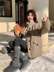 驼色立领羽绒服女2025冬季中长款宽松纽扣装饰保暖外套上衣配围脖，女装羽绒服，艾米莉亚