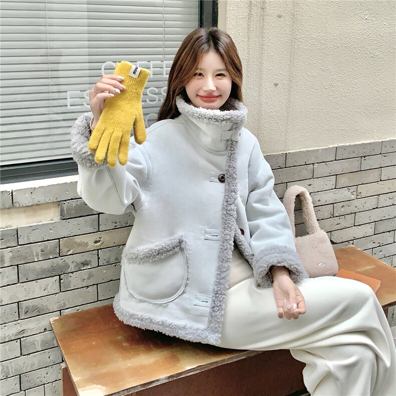 蓝色短款皮毛一体羊羔毛厚外套女秋冬超火好看高级感加绒机车棉服,女装皮草,2C092