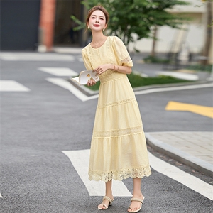 2025年夏季新款优雅蕾丝花边拼接中长款连衣裙女绝美今年流行爆款图片