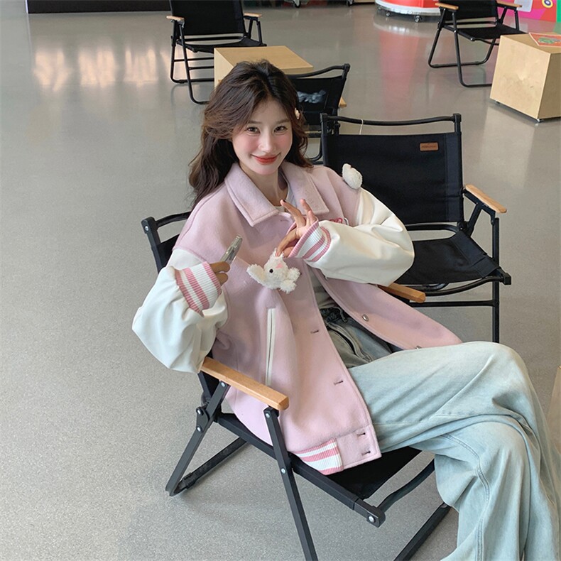 小众设计感立体撞色粉色棒球服女春秋季宽松多巴胺学院风可爱外套，女装毛呢外套，天使之佳话