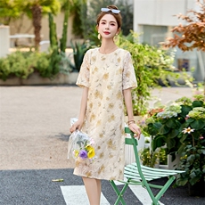 法式碎花连衣裙女夏季2025新款高级感显瘦中长款气质淑女蕾丝裙子，女装连衣裙，罗得堡