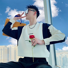 白色