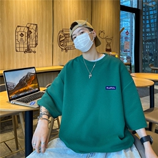 墨绿色