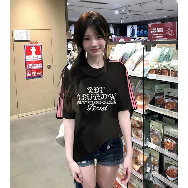 抖音得物品质二开240克宽松纯棉美式潮牌印花三条杠中性风短袖T恤图片