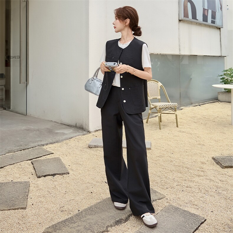 2025年夏季新款女装时尚气质马甲阔腿裤三件套，女装套装/套裙，浙宝二楼003号