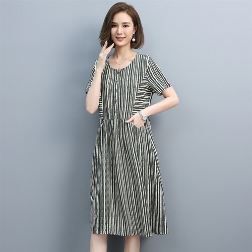2021夏季新款简约时尚圆领拼接休闲舒适条纹连衣裙,女装连衣裙,丽影随形