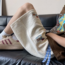 米白色