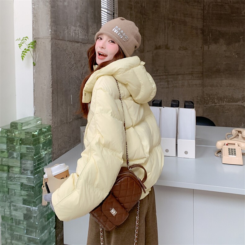 现货新款独特超好看短款羽绒服女款冬季连帽面包服小个子羽绒外套，女装羽绒服，韩然一族