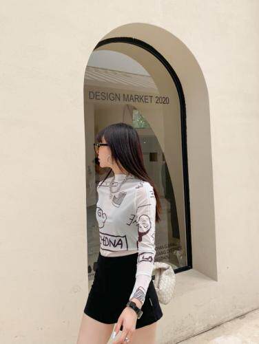 涂鸦打底衫时髦洋气，女装，Queena PHoebe