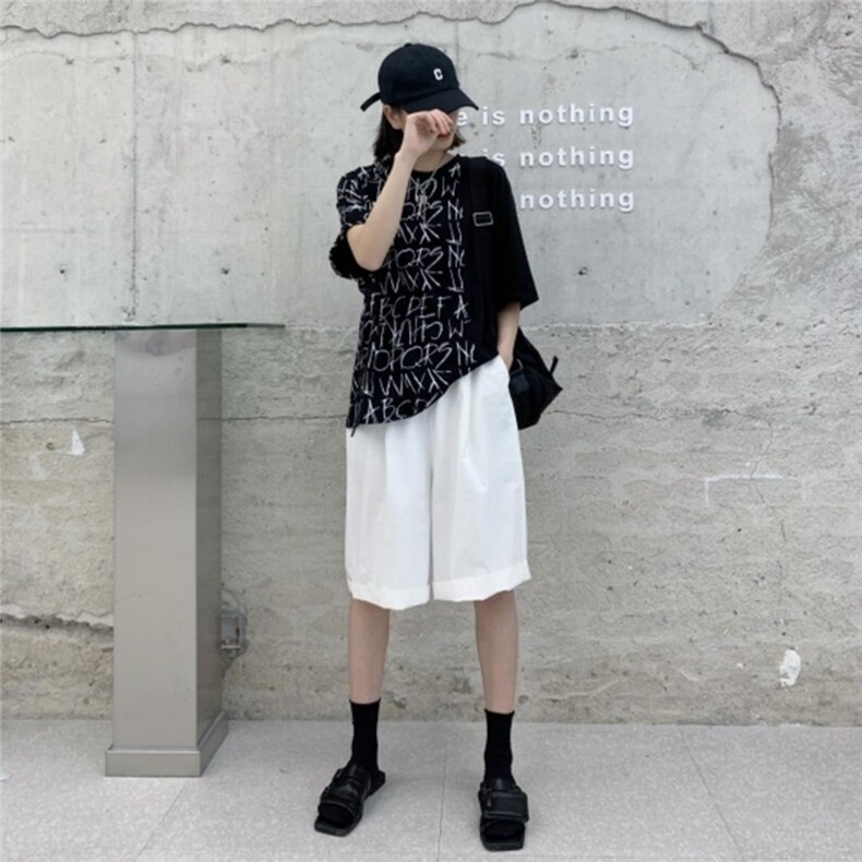 字母T，女装，S·F·R