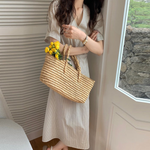 夏季高级感设计镂空露腰气质条纹V领泡泡袖连衣裙长裙女,女装连衣裙,潮品会