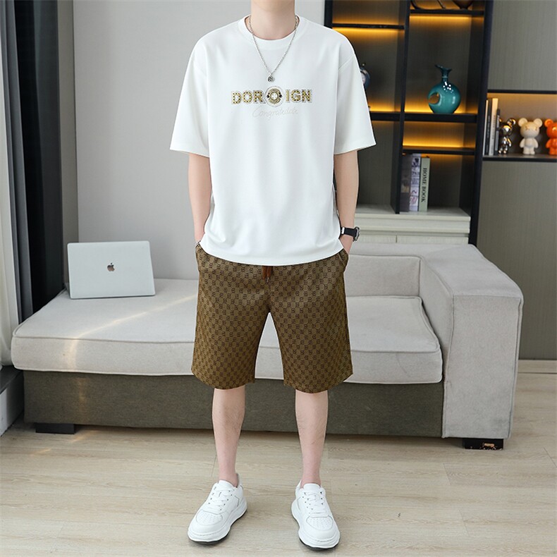宽松潮牌圆领短袖T恤套装2025夏季新款轻奢咖色华夫格短裤两件套，男装休闲套装，星座1801