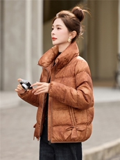 现货！2025年冬季保暖刺绣羽绒服女小个子贵夫人无帽立领加厚上衣，女装羽绒服，沐七七
