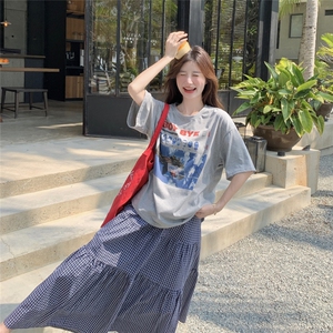 灰色慵懒风印花T恤套装裙女夏季2025小个子休闲减龄半身裙两件套图片