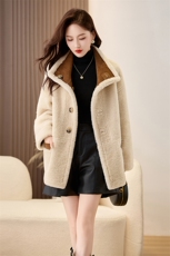 小香风羊羔毛外套女2025冬季新款韩版短款皮毛一体羊羔绒上衣，女装羊羔毛/颗粒绒，秀美人生