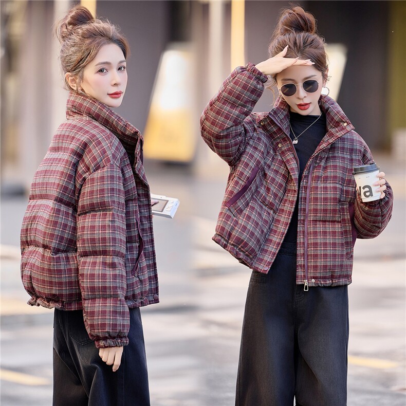 2025冬新款格纹立领短款白鸭绒羽绒服女，女装羽绒服，余墨