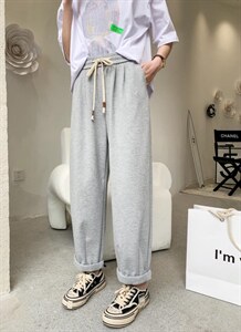 韩版老爹裤图片