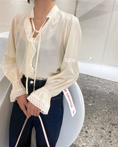 花边袖衬衣图片