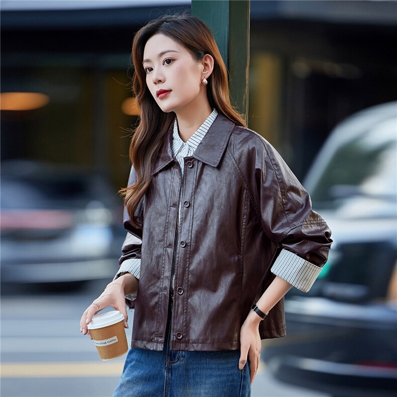 时尚翻领皮衣外套女2025春秋新款条纹拼接PU皮夹克短款高级感上衣,女装短外套,靓衣阁