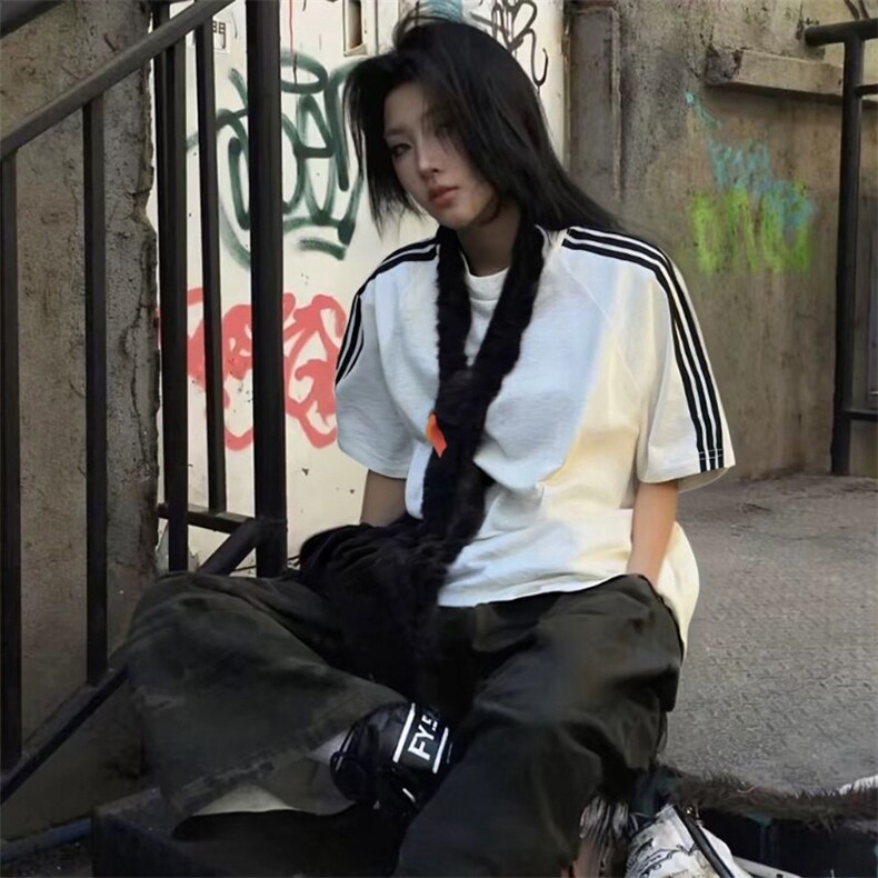 抖音得物品质二开240克宽松纯棉美式潮牌印花三条杠中性风短袖T恤,男装T恤,电商A486