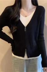 胖MM假两件针织开衫女2024年秋季装新款大码女装设计感内搭打底衫，女装针织衫/毛衣，佳绒包芯纱店