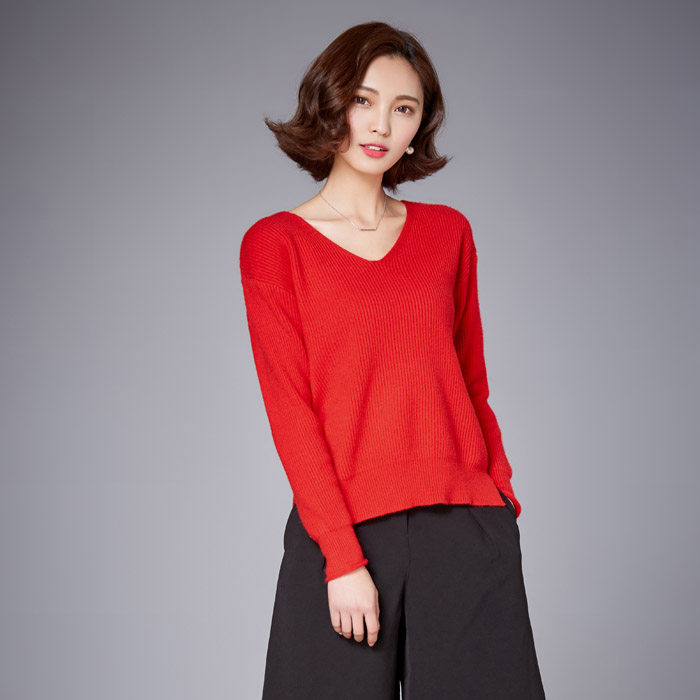 时尚V领宽松红色毛衣女秋冬季新款百搭显瘦长袖针织衫上衣，女装T恤，安之芮娜
