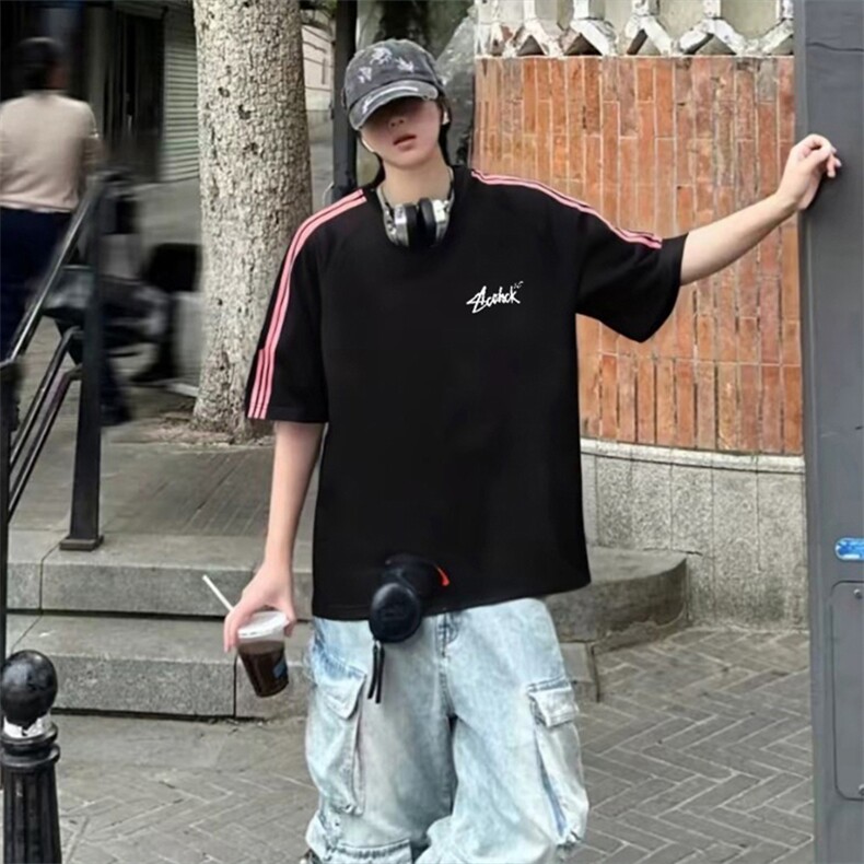 抖音得物品质二开240克宽松纯棉美式潮牌印花三条杠中性风短袖T恤，男装T恤，电商A486