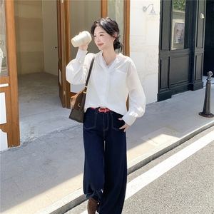 白色蕾丝拼接V领长袖衬衫套装女2025秋气质显瘦牛仔阔腿裤两件套图片