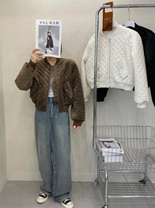 压格服图片