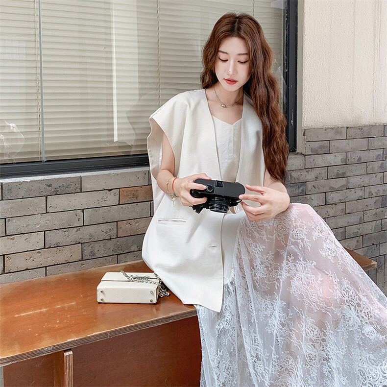松弛感穿搭白色无袖马甲套装女夏2025超火好看蕾丝连衣长裙两件套图片