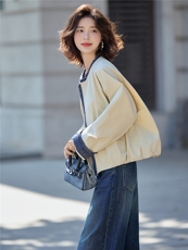 2025秋季新款牛仔拼接宽松遮肉夹克外套，女装短外套，深水步