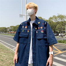 深蓝色