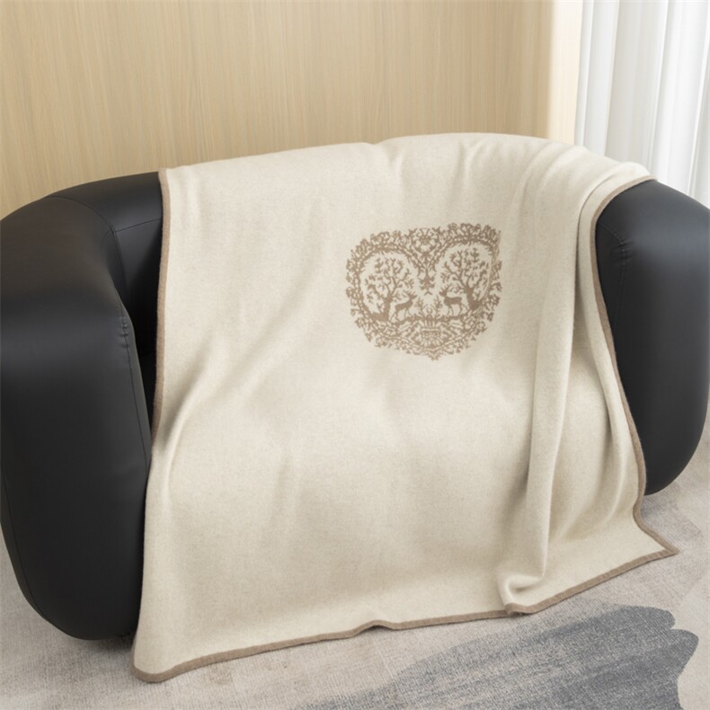 2025年秋季新款百搭双股加厚保暖羊绒毯子，披肩，绒上羊绒