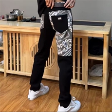 黑色