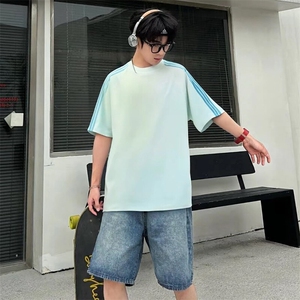抖音得物品质二开240克宽松纯棉美式潮牌印花三条杠中性风短袖T恤图片