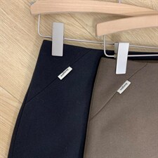 现货新品半裙含羊毛，女装半身裙，素妮