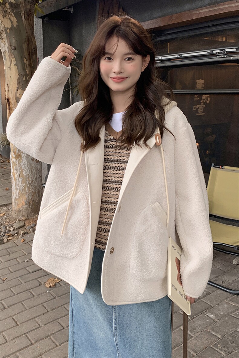 现货24秋皮毛一体短外套9021-P155-K218,女装短外套,2C305