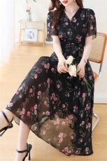 茶歇法式气质碎花连衣裙女2025夏季新款收腰显瘦时尚洋气长裙，女装连衣裙，艾米