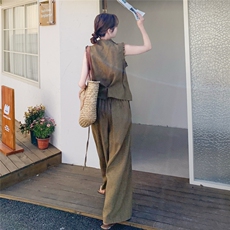 卡其色休闲减龄套装女2025夏新款时尚气质木耳边无袖阔腿裤两件套，女装套装/套裙，2C159