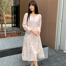 现货2024年春季时尚气质减龄修身显瘦长袖印花连衣裙，女装连衣裙，煊芮熙
