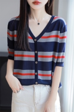 条纹拼色V领针织开衫短袖女夏季新款小众设计感休闲减龄百搭上衣，女装T恤，源达羊绒