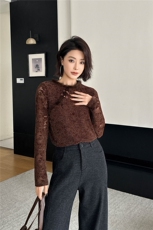 2025冬装心里蕾丝水貂毛圆领蕾丝上衣新中式盘扣小衫，女装蕾丝衫/雪纺衫，2C091