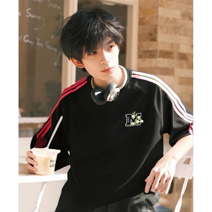 抖音得物品质二开240克宽松纯棉美式潮牌印花三条杠中性风短袖T恤图片