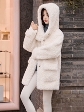 加厚保暖皮毛一体外套2025新款连帽中长款外套女秋冬季宽松百搭，女装羊羔毛/颗粒绒，冬木谷雨