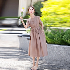 中年妈妈五十多岁洋气连衣裙新款夏季中长款收腰遮肚短袖天丝裙子，女装连衣裙，梦芯尔
