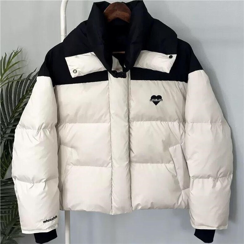 2024年秋冬季新款保暖鹅绒女爱心图案立领羽绒服，女装羽绒服，牛米欧羽绒服工厂店