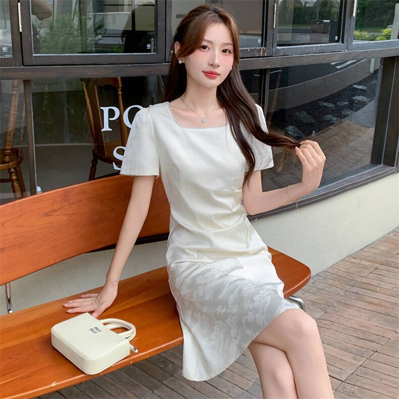 高端时尚方领钉珠提花连衣裙女2025夏季新款小个子修身显瘦A字裙,女装连衣裙,心心服饰