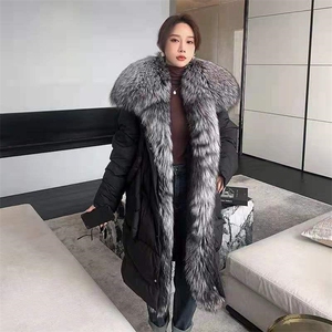 洋气富贵门襟银狐大毛领长款皮草羽绒服图片