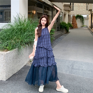 温柔风韩系设计感格纹吊带裙女夏新款不规则复古显瘦长款连衣裙图片