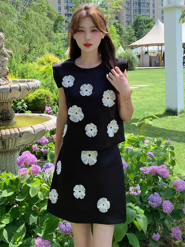 小香风气质立体花朵套装女2026夏新款无袖背心显瘦半身短裙两件套,女装套装/套裙,超帛